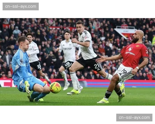 曼联客场绝平西汉姆联 谢什科补时救主延续不败纪录